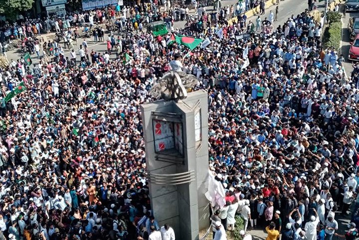 ২৪ ঘণ্টার মধ্যে জড়িতদের গ্রেপ্তারের দাবি