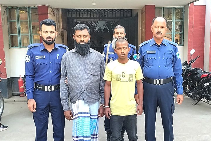 পাচারকালে ৫০০ বস্তা টিএসপি সার জব্দ, আটক দুই