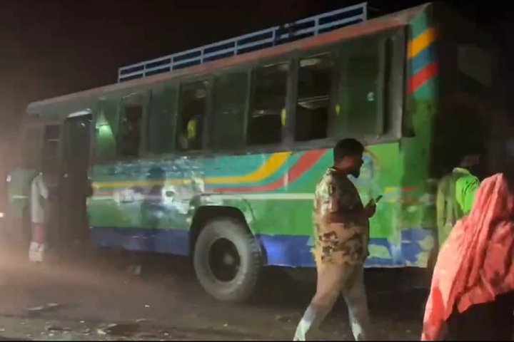 ধামরাইয়ে বাস-ট্রাকের সংঘর্ষ, নিহত ৪