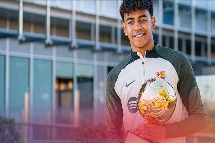 গোল্ডেন বয়’ হয়ে ইতিহাস গড়লেন স্পেনের লামিন ইয়ামাল