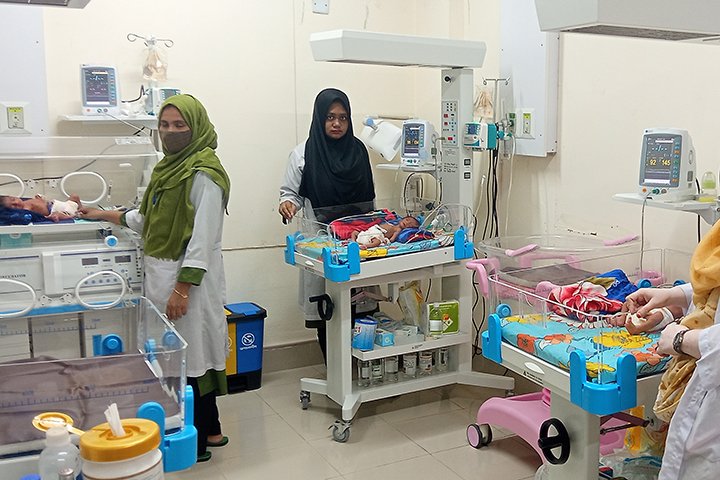 একসঙ্গে তিন সন্তানের জন্ম দিলেন এক নারী