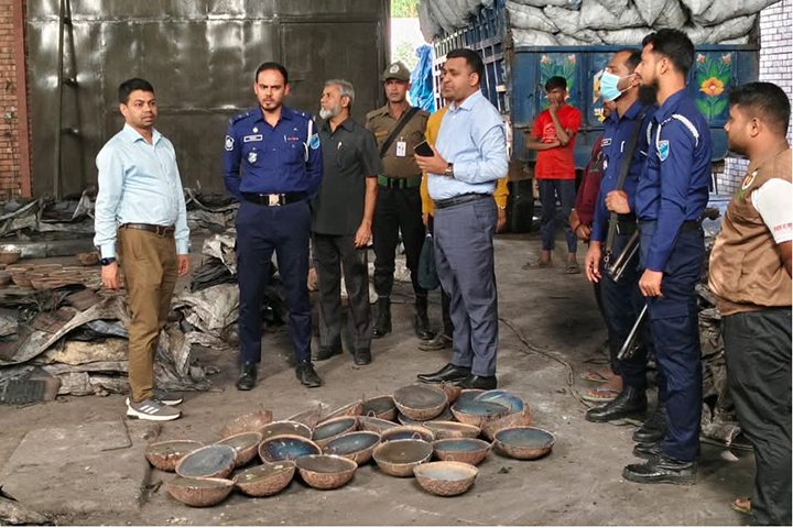 ঘিওরে অবৈধ সীসা কারখানা, জরিমানা এক লাখ