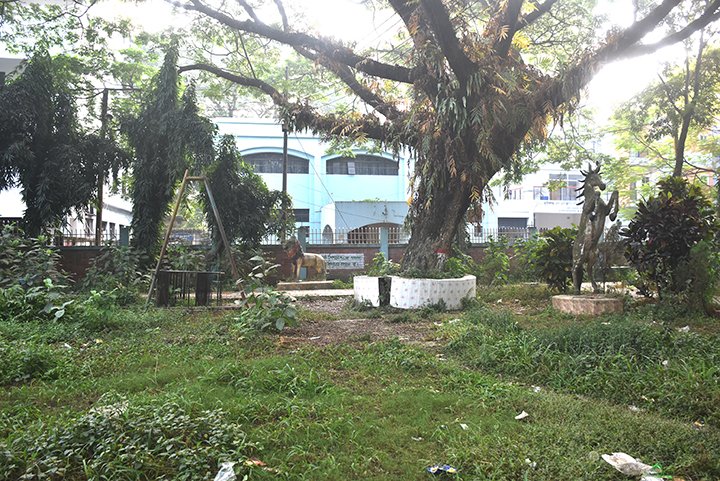 মানিকগঞ্জে একটাই পার্ক, তাও জরাজীর্ণ
