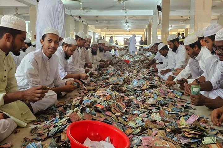 পাগলা মসজিদে রেকর্ড ৩০ বস্তা টাকা, চলছে গণনার কাজ