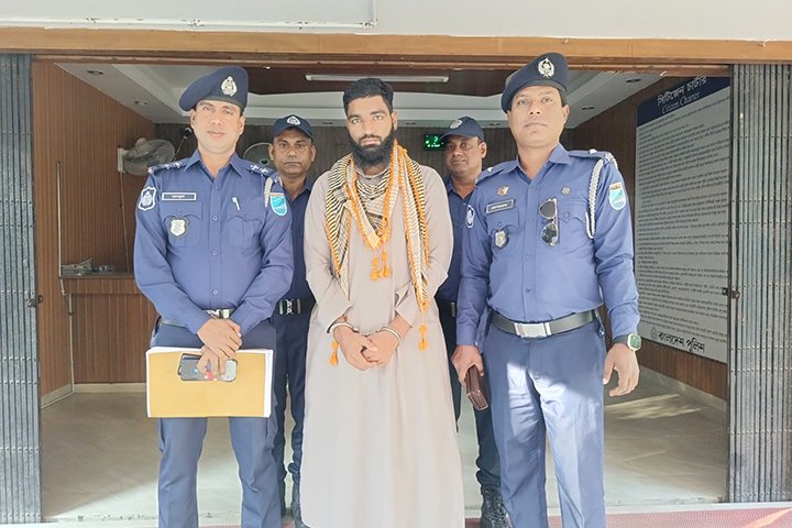 সিংগাইরে প্রবাসীর স্ত্রীকে খুন, রহস্য উদঘাটনসহ অভিযুক্ত গ্রেফতার