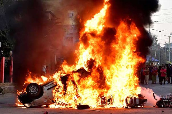 ফের উত্তপ্ত মণিপুর, কারফিউ জারি