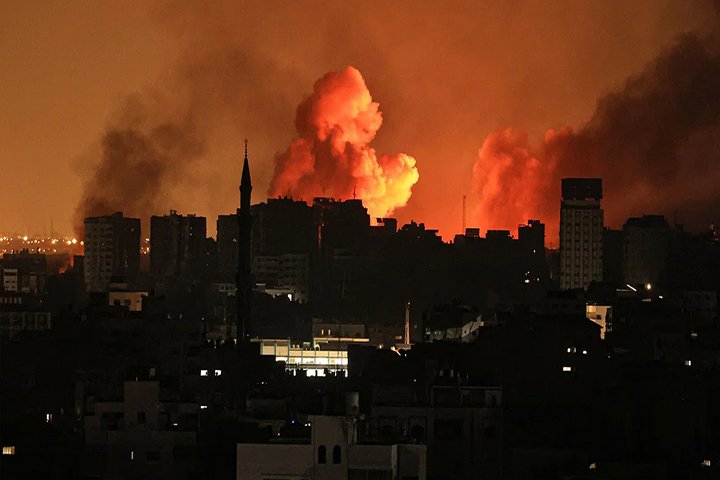 ইসরায়েলে একদিনে ৩ শতাধিক ক্ষেপণাস্ত্র হামলা, আহত ১১ জন