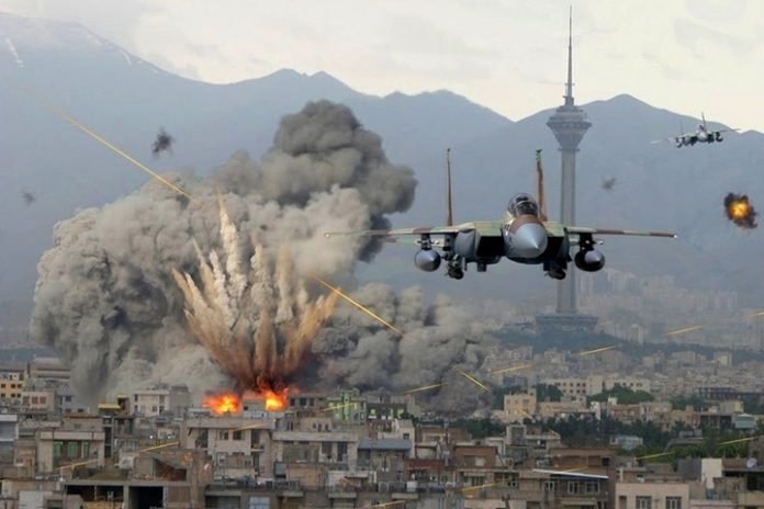 গাজায় ইসরাইলি বিমান হামলা