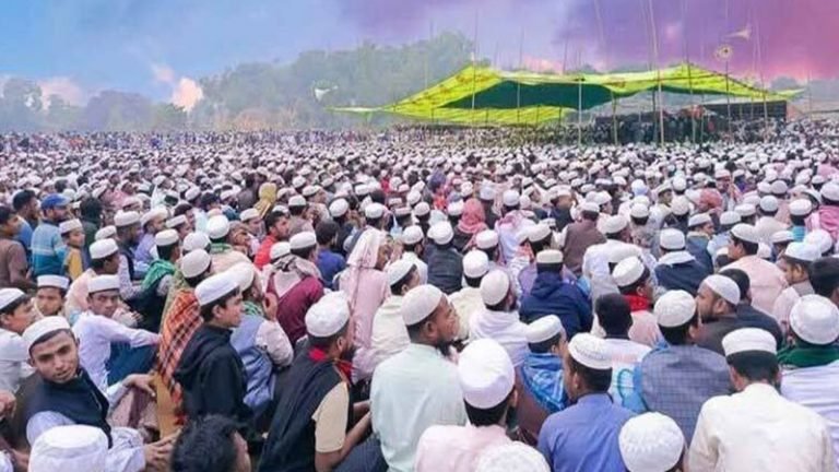 মিয়ানমারে ফিরতে রোহিঙ্গাদের বিশাল সমাবেশ