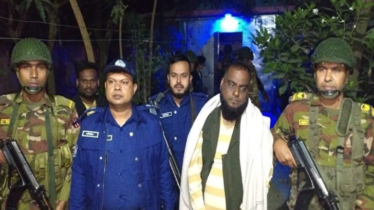 সিরাজগঞ্জে বিএনপি নেতা বাবু শেখ গ্রেফতার