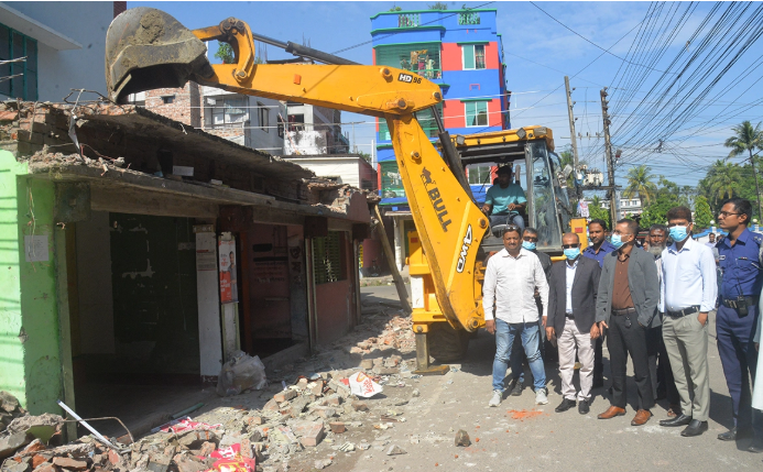 স্বেচ্ছাসেবক লীগ নেতার অবৈধ দোকান উচ্ছেদ