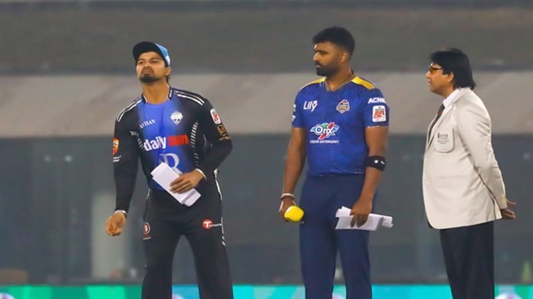 টস জিতে বোলিংয়ে ঢাকা ক্যাপিটালস