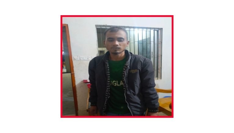 চাঁদাবাজি করতে গিয়ে আটক ছাত্রদল কর্মী