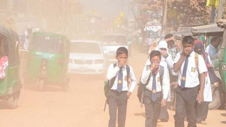 বিশ্বের ১২৫ দেশের মধ্যে বায়ুদূষণে আজ শীর্ষে ঢাকা