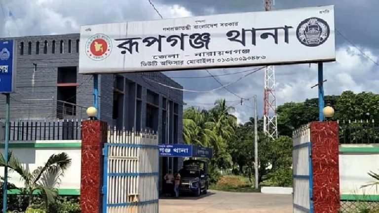 যৌতুকের টাকা না পেয়ে স্ত্রীর চুল কেটে দিলেন স্বামী