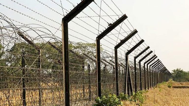 সীমান্তে ভারতীয় ও বাংলাদেশিদের মধ্যে সংঘর্ষ