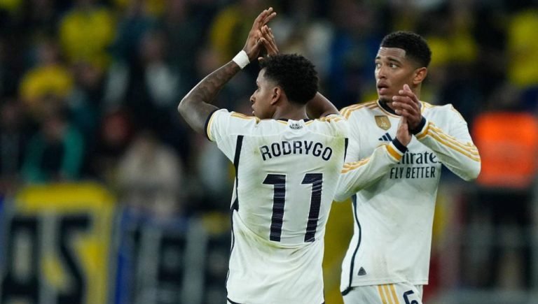 ব্রাজিলিয়ান তারকার জোড়া গোলে শীর্ষে রিয়াল মাদ্রিদ