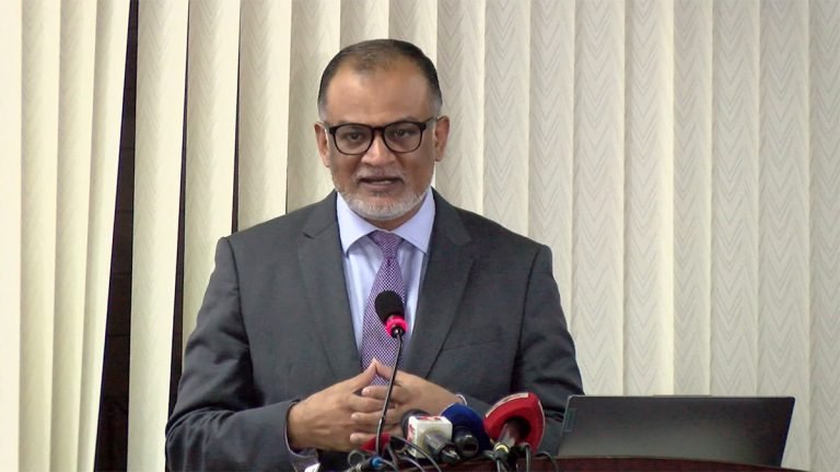 বিগত সরকারের চুরির ক্ষতি পুষিয়ে উঠতে বিদ্যুৎ-গ্যাসের দাম ও ট্যাক্স বাড়াতে হচ্ছে: বাণিজ্য উপদেষ্টা