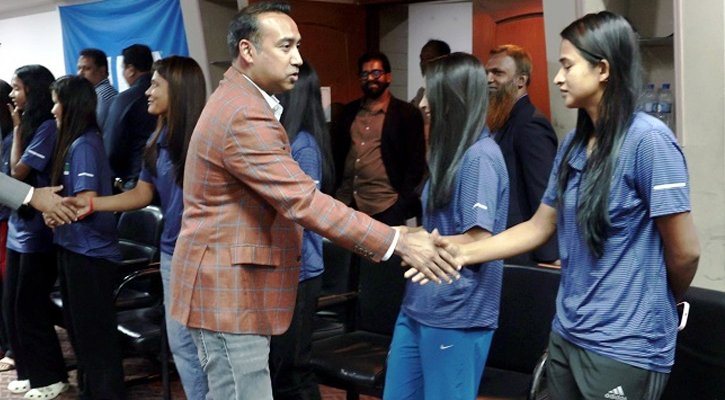 বাফুফে সভাপতির অনুরোধেও অনড় সাবিনারা