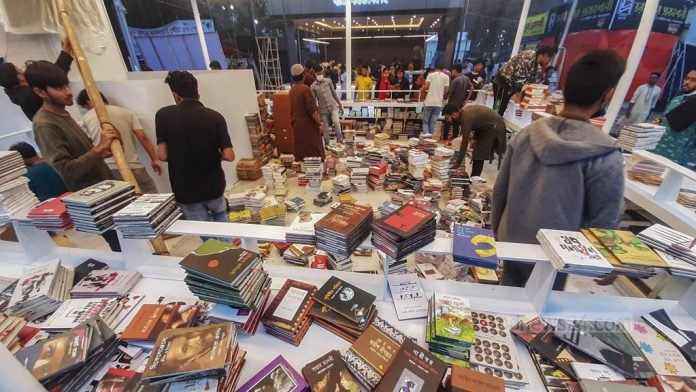 পর্দা উঠছে অমর একুশে বইমেলার