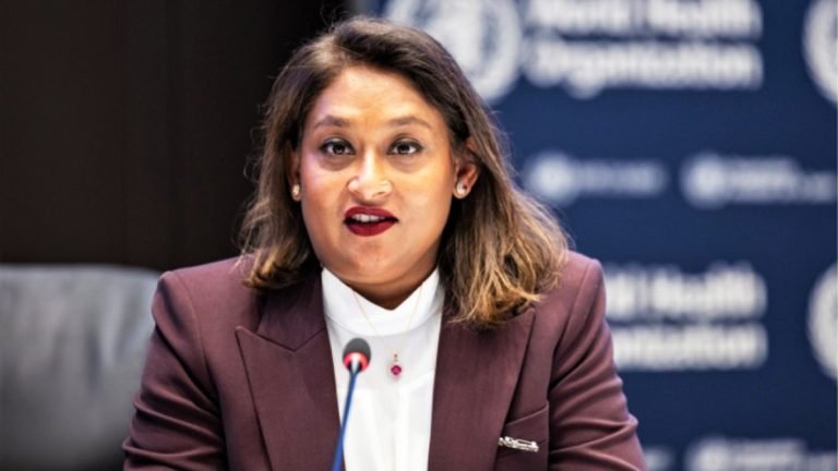 মিথ্যা তথ্যে বিশ্ব স্বাস্থ্য সংস্থায় চাকরি নেয়ার অভিযোগে পুতুলের বিরুদ্ধে মামলা