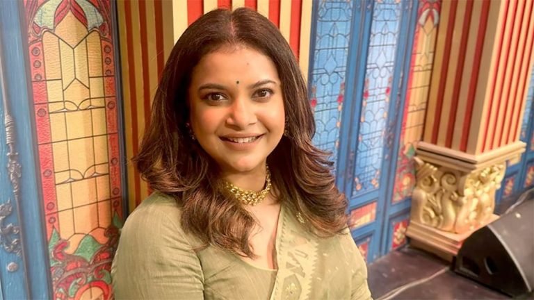 শবনম ফারিয়াকে আপত্তিকর মন্তব্য: চাকরি গেলো সেই যুবকের