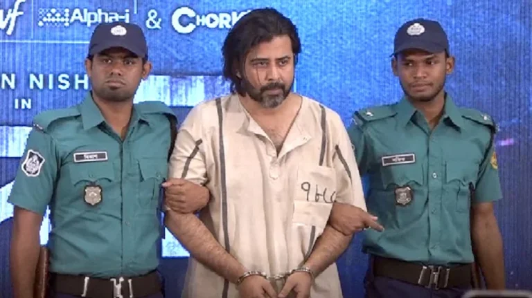 কয়েদির সাজে সংবাদ সম্মেলনে আফরান নিশো