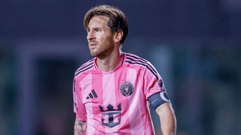 খেলতে নেমে ২ মিনিটেই গোল করলেন মেসি, সবার ওপরে মায়ামি