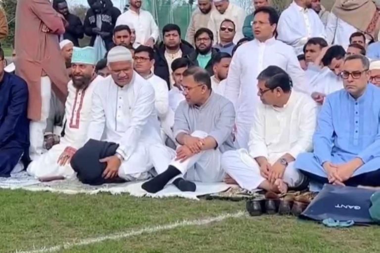 লন্ডনের কিংসমেডাও মাঠে ঈদের নামাজ পড়লেন তারেক রহমান