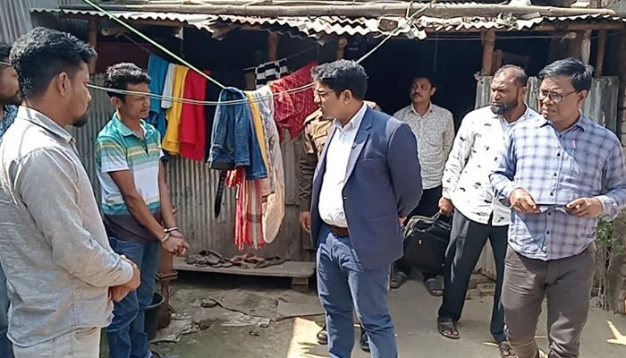 ঠাকুরগাঁওয়ে হ্যান্ডকাফ পরা অবস্থায় মাদক ব্যবসায়ী ছিনতাই