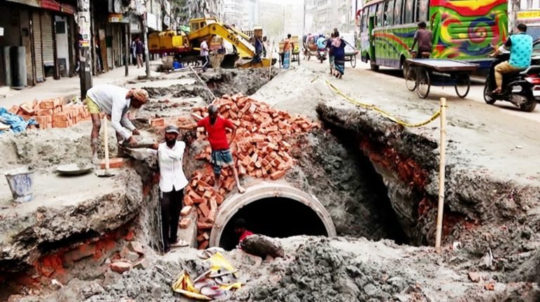 ডিএমপির সম্মতি ছাড়া রাস্তা খোঁড়াখুঁড়ি করলে ব্যবস্থা নেওয়া হবে