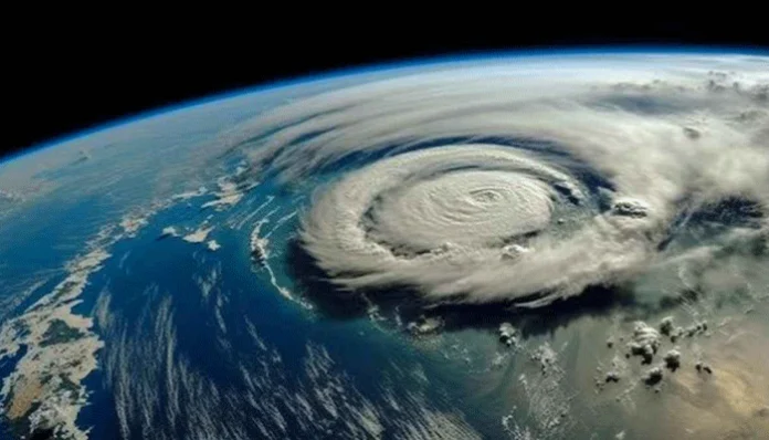 শিলাবৃষ্টি ও কালবৈশাখীর সঙ্গে ঘূর্ণিঝড়ের আশঙ্কা