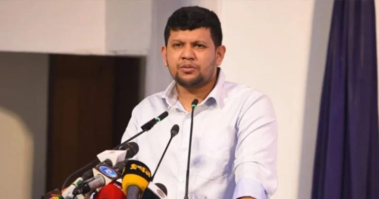 আইন মেনে কাজের গতি বাড়ানোর তাগিদ তথ্য উপদেষ্টার