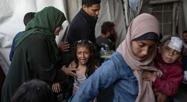 গাজায় ইসরায়েলি হামলায় তিন স্কুলে নিহত ৩৩, শিশুসহ আহত শতাধিক