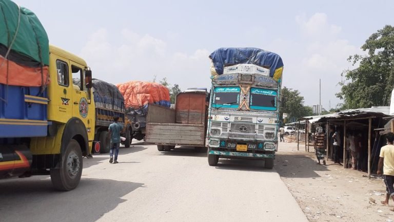টানা ৯ দিন পর আবারও চালু বাংলাবান্ধা স্থলবন্দর