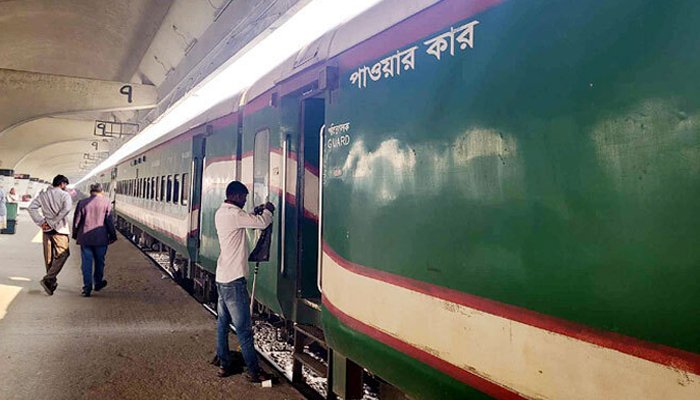 ট্রেনের পাওয়ার কারে যাত্রী না নিতে ফের নির্দেশনা