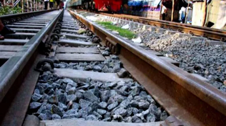 সিরাজগঞ্জে ট্রেনে কাটা পড়ে নারীর মৃত্যু