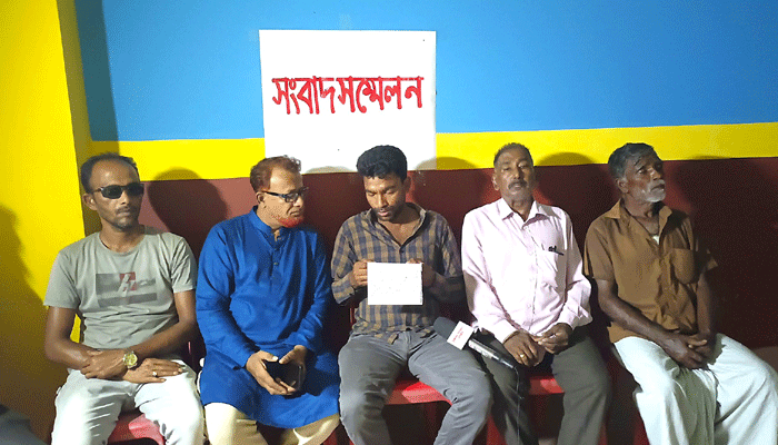 টুঙ্গিপাড়ায় হিন্দু যুবকের আইডি হ্যাক করে ইসলাম বিরোধী পোস্ট; এলাকায় উত্তেজনা