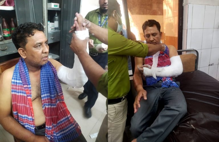 সিংগাইরে সন্ত্রাসী হামলায় সাংবাদিক আহত