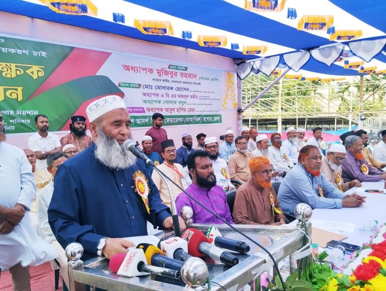 সংস্কার না হয়ে নির্বাচন হলে চোর ডাকাতরা নির্বাচিত হবে: মুজিবুর রহমান