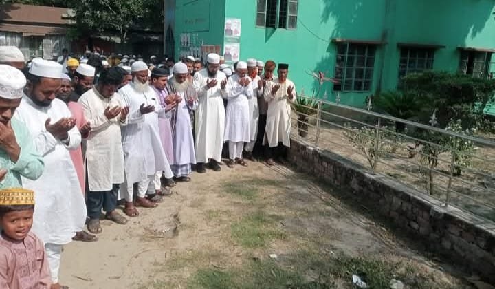 শেরপুরে শহীদ কামারুজ্জামানের কবর জিয়ারত