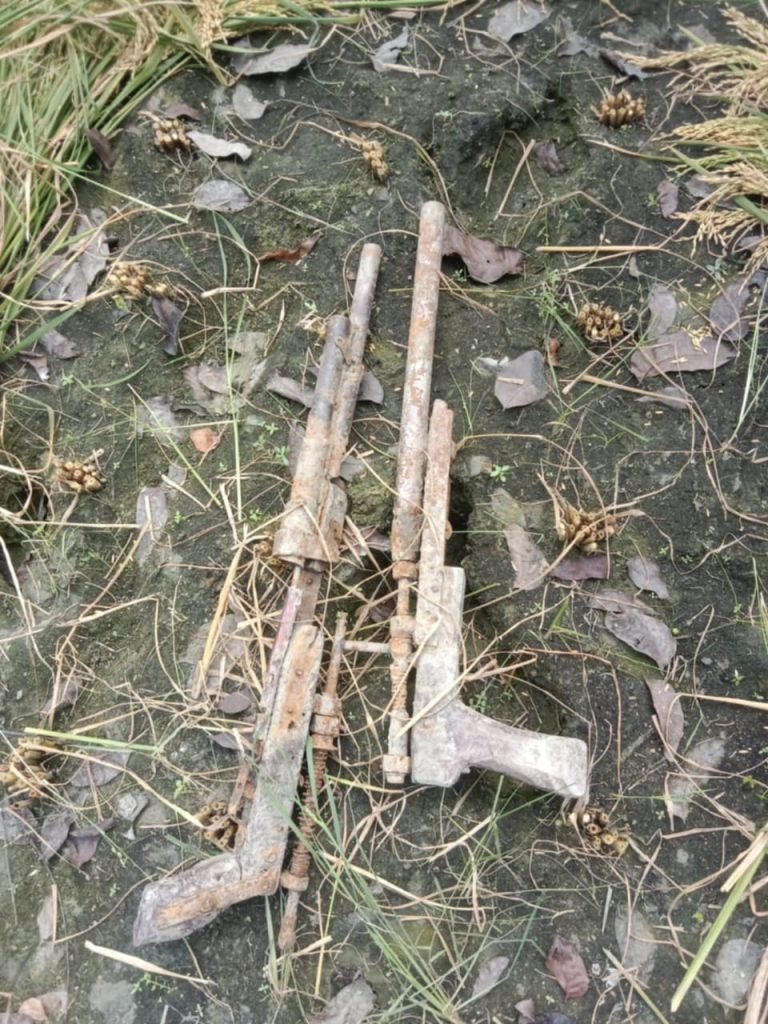 যশোরের শার্শায় দেশীয় দু’টি পাইপগান উদ্ধার 