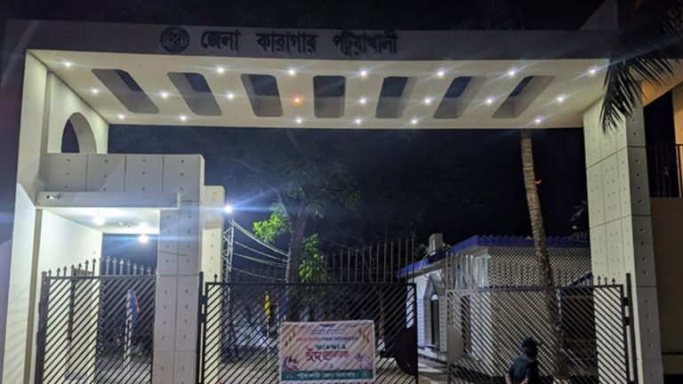 কারাগারের ব্যারাক থেকে কারারক্ষীর ঝুলন্ত মরদেহ উদ্ধার