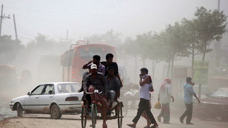 ‘অস্বাস্থ্যকর’ ঢাকার বাতাস, সংবেদনশীল গোষ্ঠীর জন্য ঝুঁকিপূর্ণ