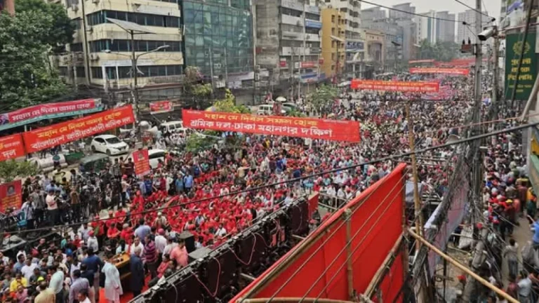 বিএনপির শ্রমিক সমাবেশে জনতার ঢল