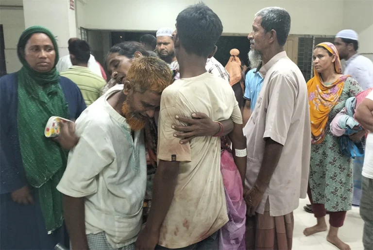 ফরিদপুরে টর্চ জ্বালিয়ে সংঘর্ষে নিহত ১, আহত ৩৫