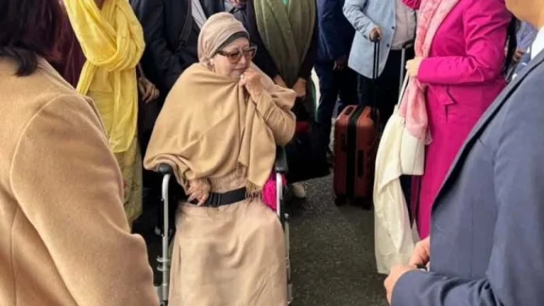 দেশের মাটিতে পা রাখলেন খালেদা জিয়া