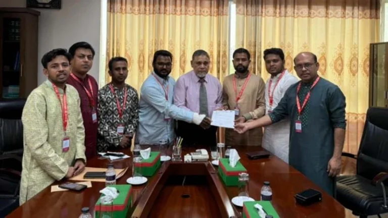 সিইসির কাছে আ. লীগ নেতৃত্বাধীন ১৪ দলের নিবন্ধন বাতিলের দাবি