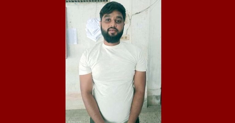 যশোরে অস্ত্র ও গুলিসহ আটক সন্ত্রাসী আকাশের ১৭ বছরের জেল