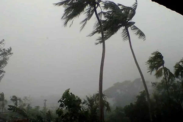 পাঁচ অঞ্চলে ঝড়ের আভাস